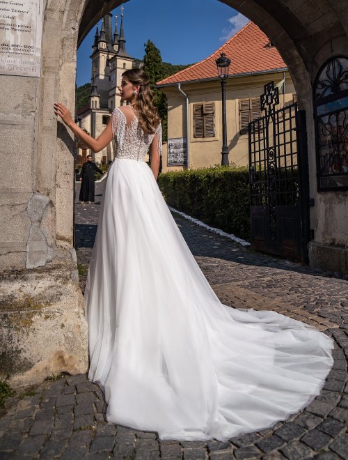 https://elisebride.ro/images/stories/virtuemart/product/19 Lily       (4).jpg